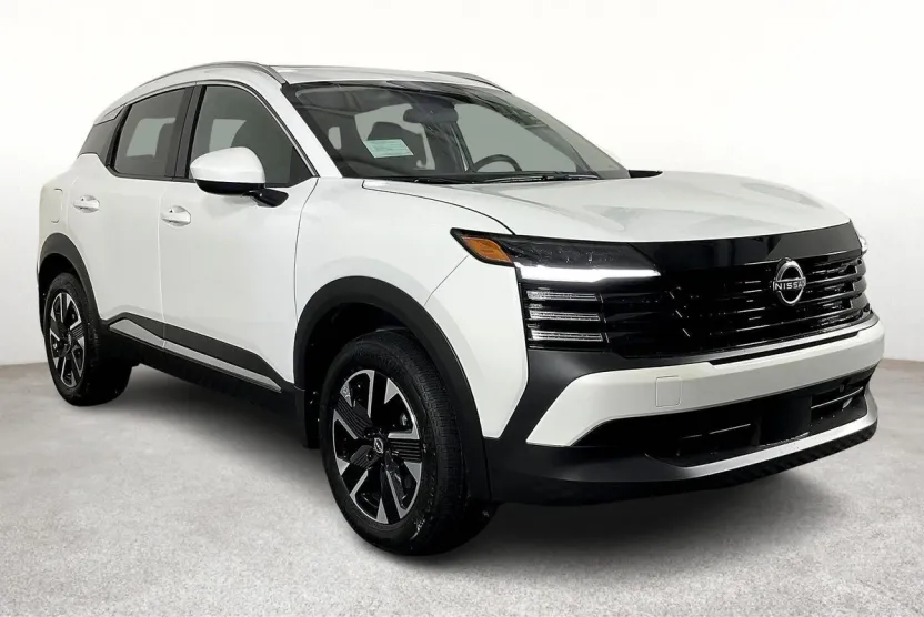 2025 Nissan Kicks SV photo 1