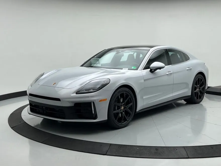 2025 Porsche Panamera 4 photo 1