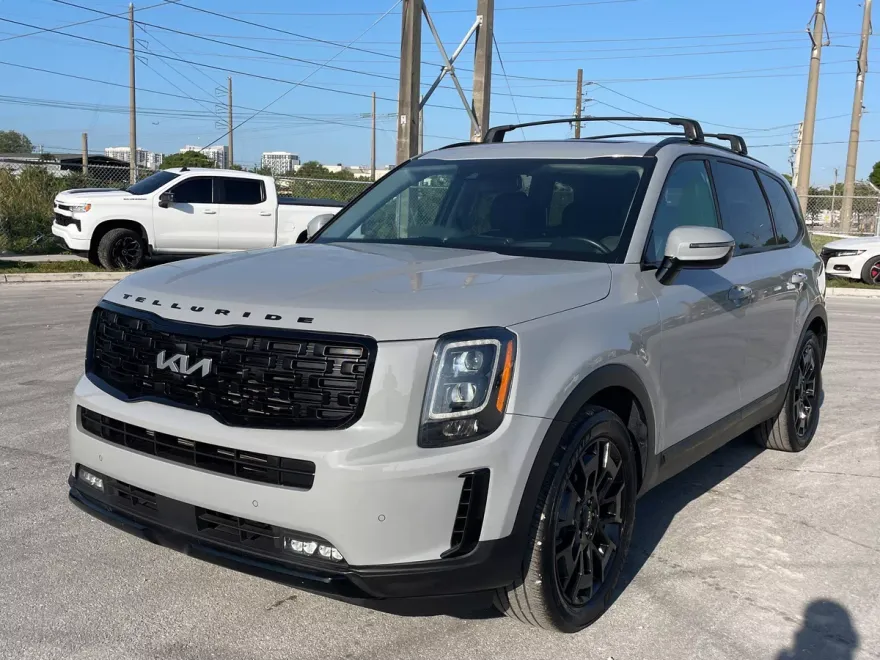 2022 Kia Telluride SX photo 1