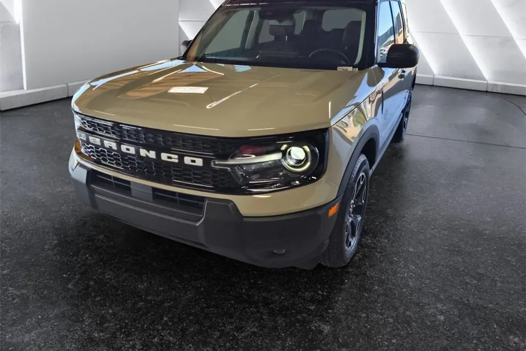 2025 Ford Bronco Sport Outer Banks photo 1