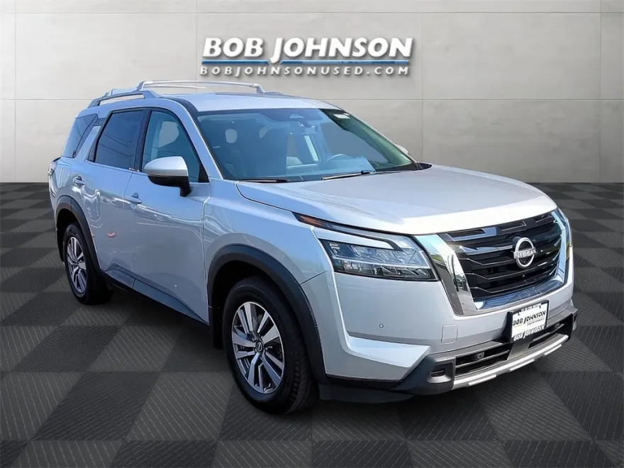 2023 Nissan Pathfinder SL photo 1