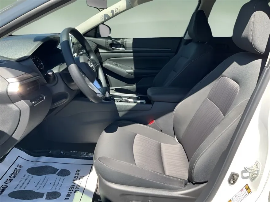 2024 Nissan Altima 2.5 SV photo 1