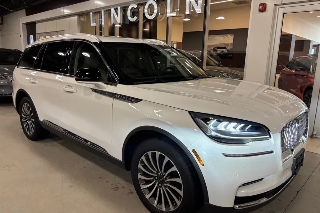 2022 Lincoln Aviator Standard photo 1