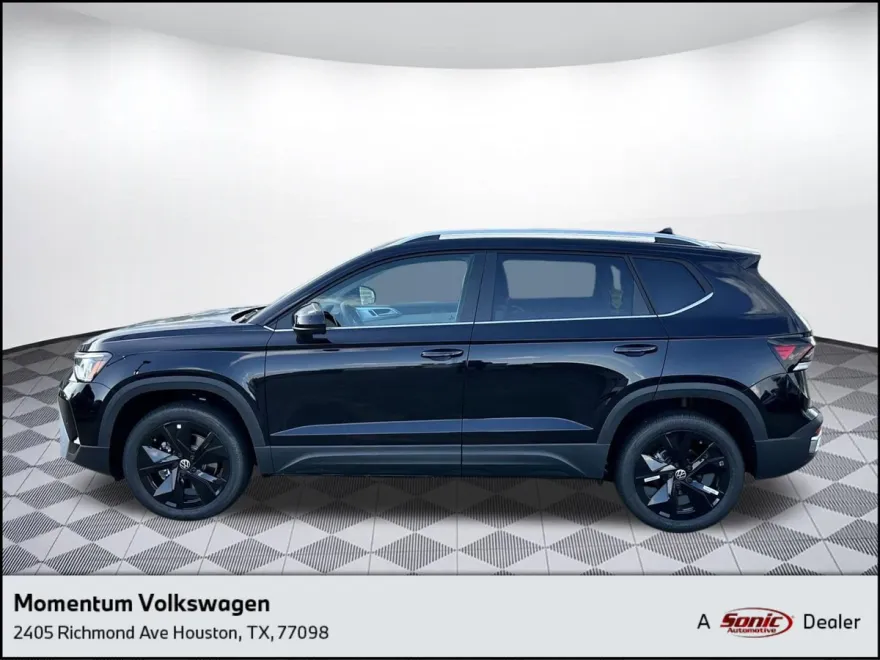 2025 Volkswagen Taos SE photo 1