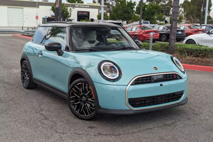 2025 Mini Cooper 2 Door Hardtop S photo 1