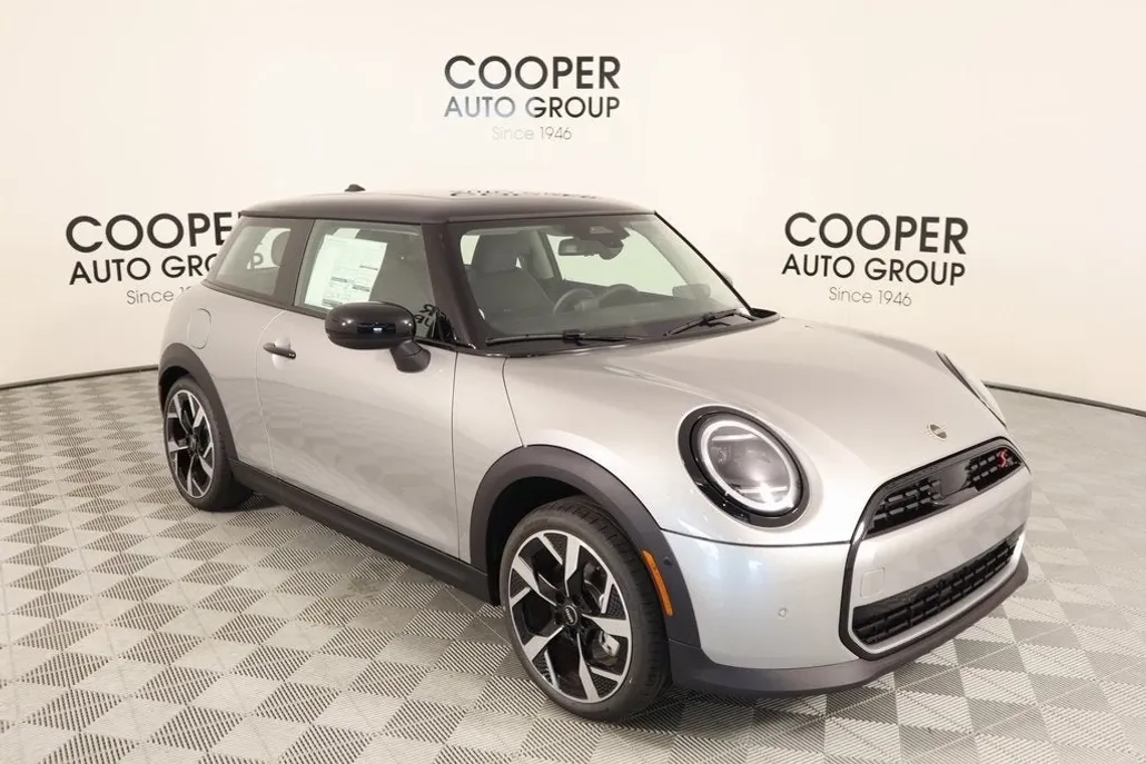 2025 Mini Cooper Signature photo 1