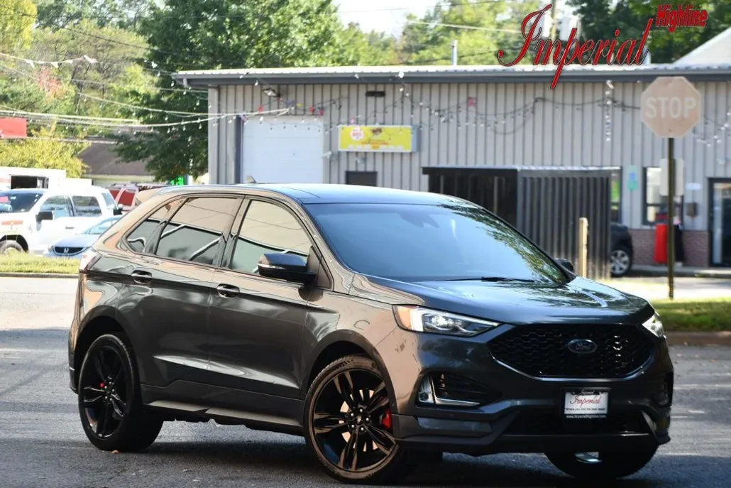 2019 Ford Edge ST photo 1