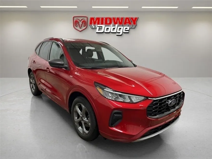 2024 Ford Escape ST-Line photo 1
