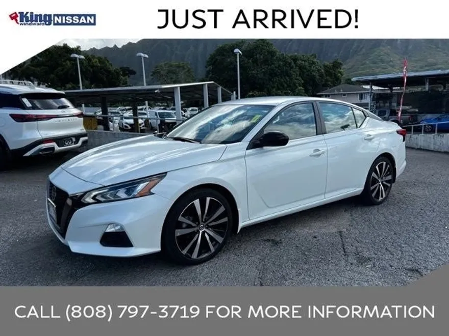 2022 Nissan Altima 2.5 SR photo 1