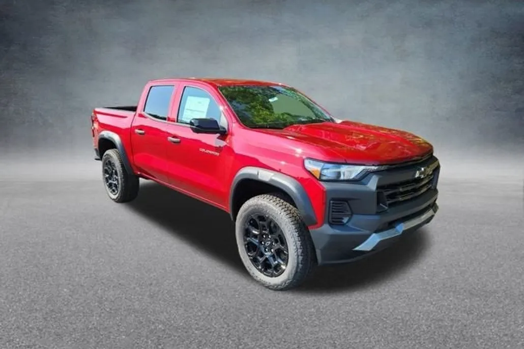 2026 Chevrolet Colorado Trail Boss photo 1