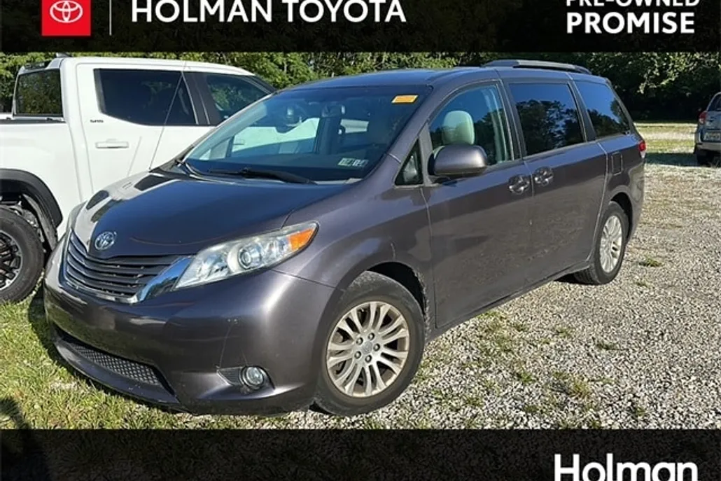 2014 Toyota Sienna XLE photo 1