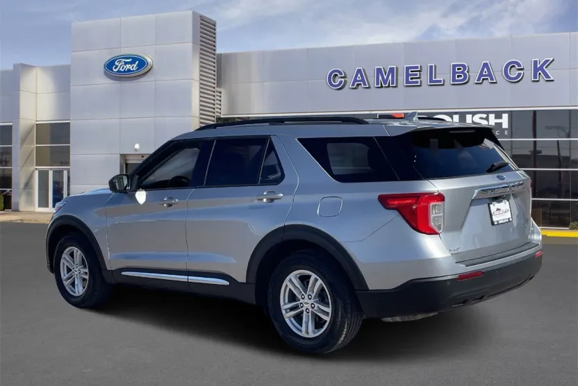 2020 Ford Explorer XLT photo 1