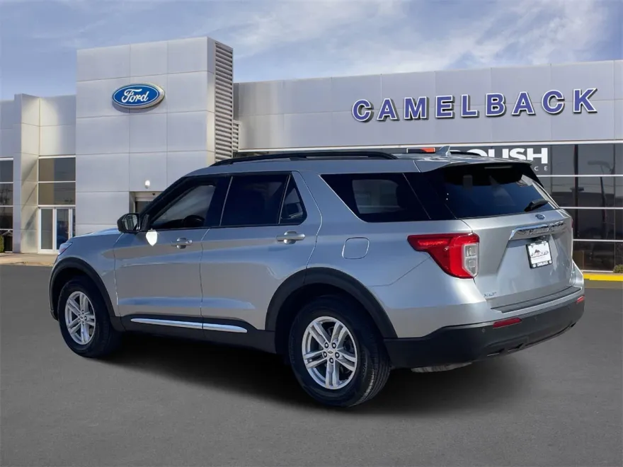 2020 Ford Explorer XLT photo 1
