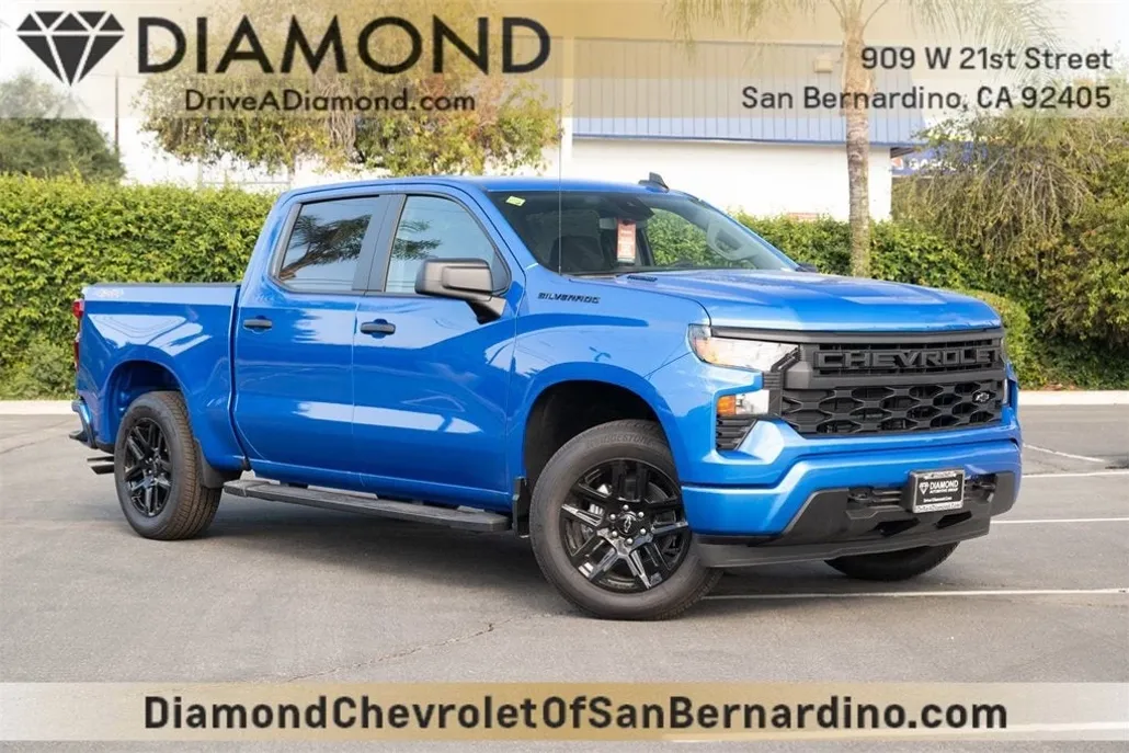 2025 Chevrolet Silverado 1500 Custom photo 1