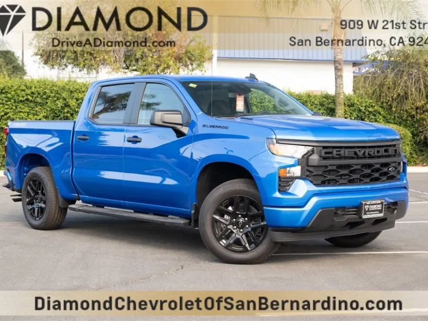 2025 Chevrolet Silverado 1500 Custom photo 1