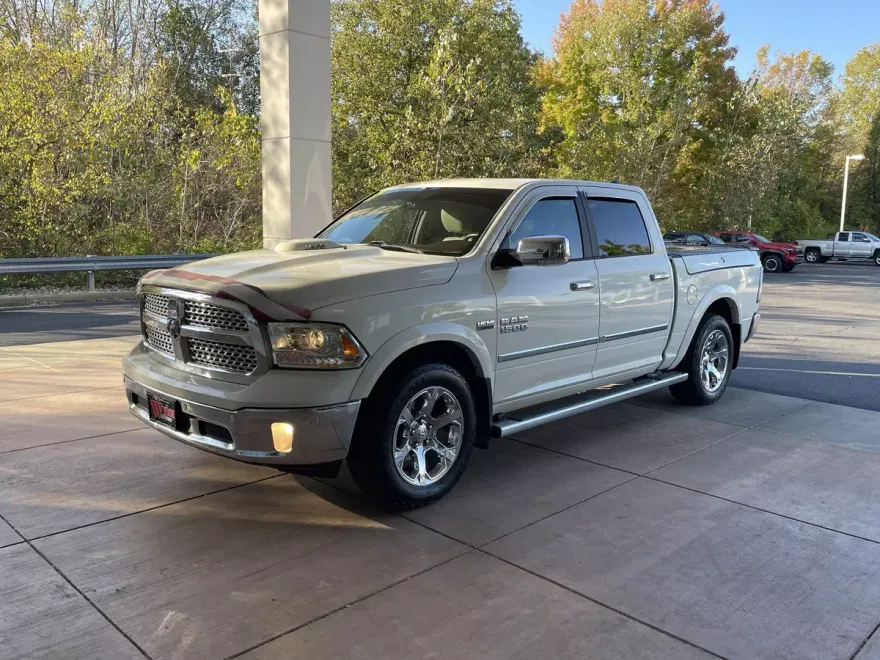 2017 Ram 1500 Laramie photo 1