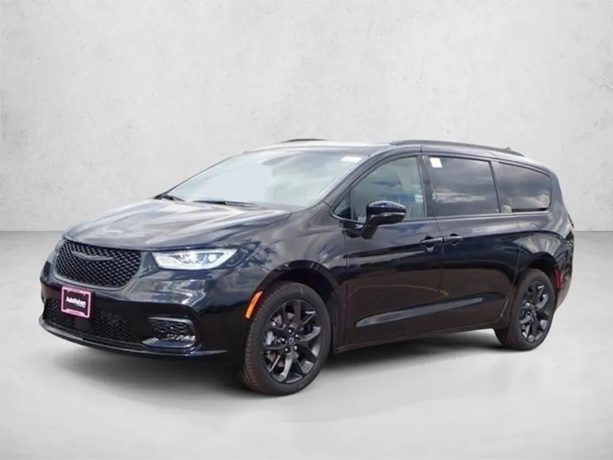 2026 Chrysler Pacifica Limited photo 1