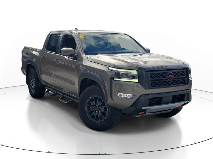2023 Nissan Frontier Crew Cab PRO-4X photo 1