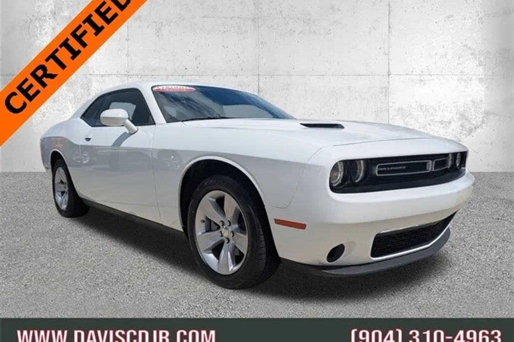 2023 Dodge Challenger SXT photo 1
