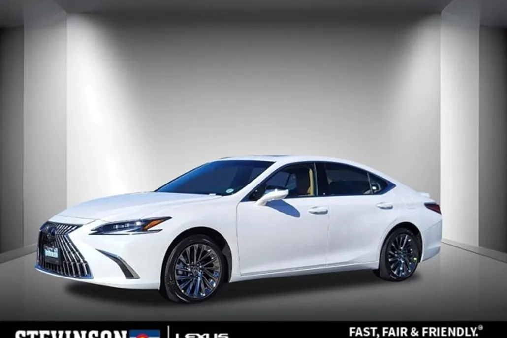2025 Lexus ES 300h Luxury photo 1