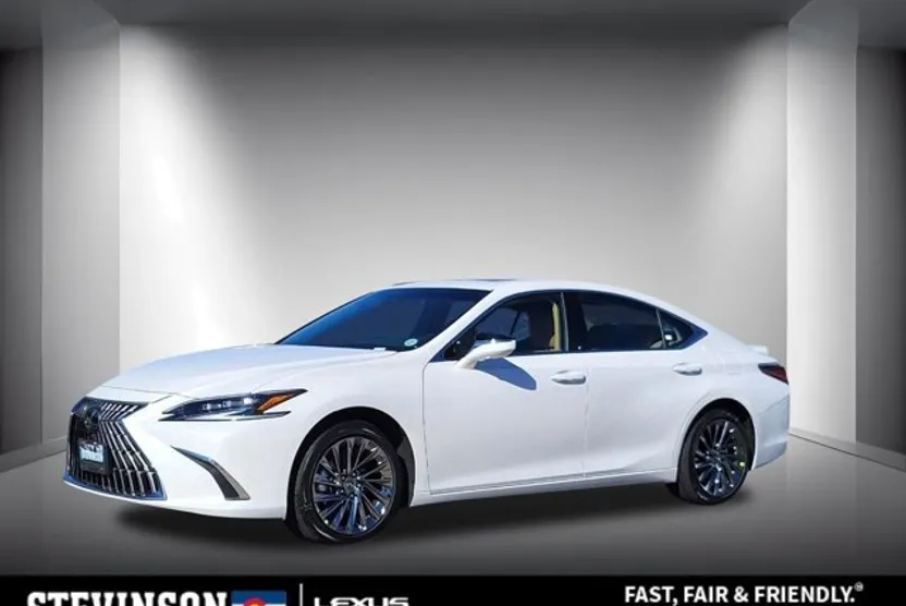 2025 Lexus ES 300h Luxury photo 1