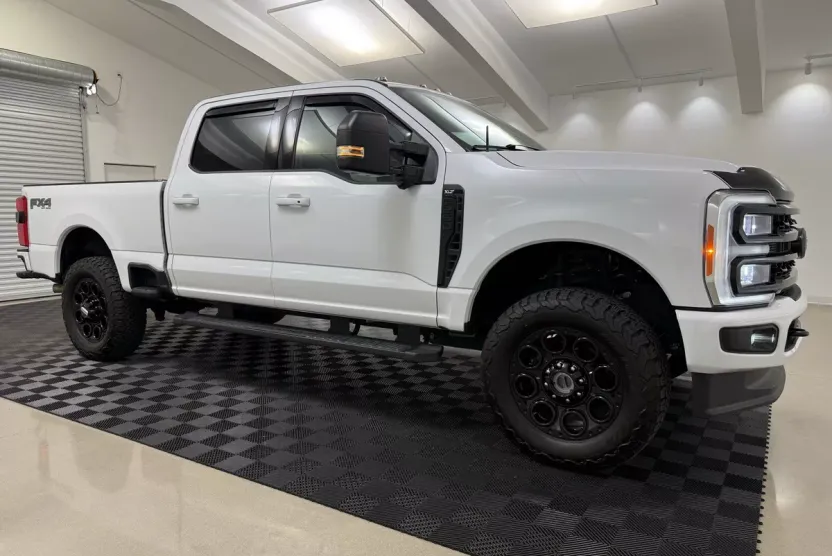 2023 Ford F-250 photo 1