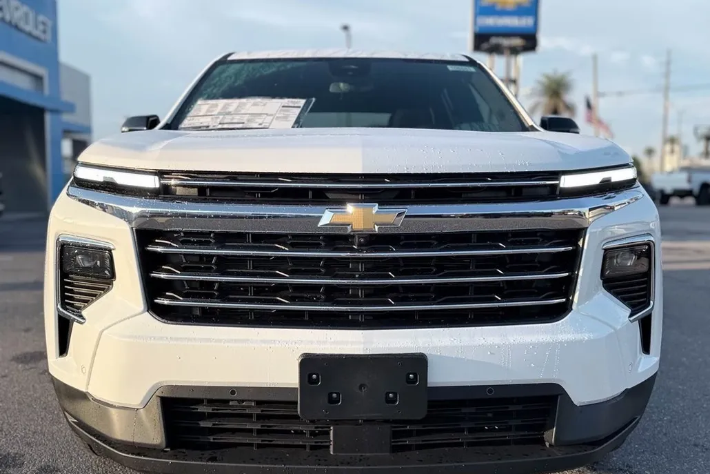 2025 Chevrolet Traverse photo 1