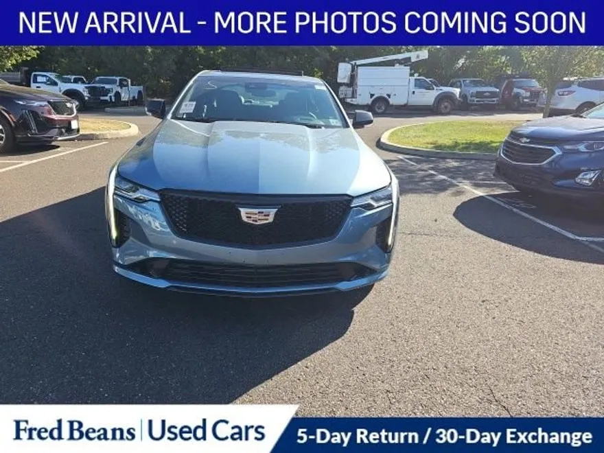 2023 Cadillac CT4 Luxury photo 1