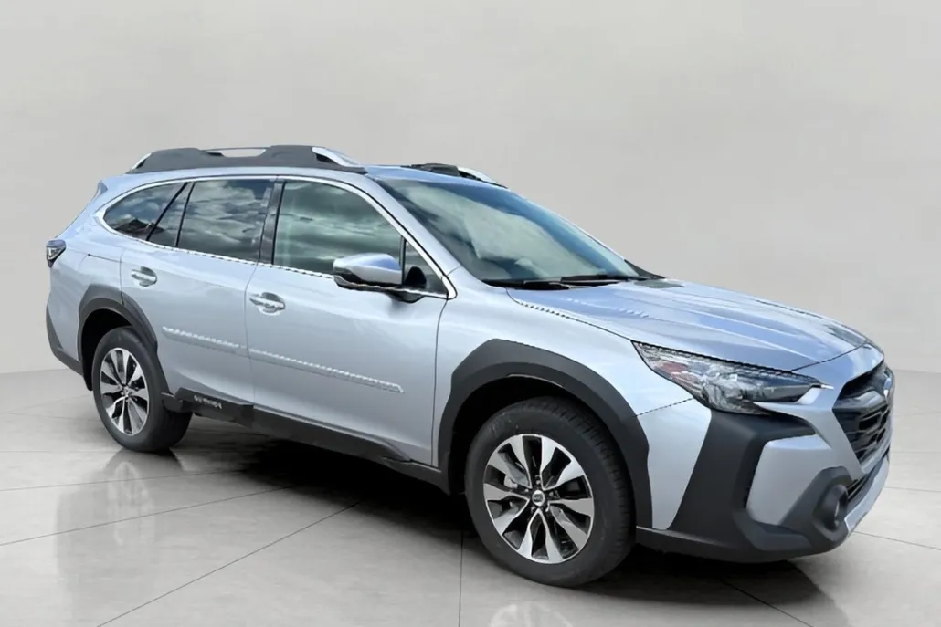2025 Subaru Outback Touring XT photo 1