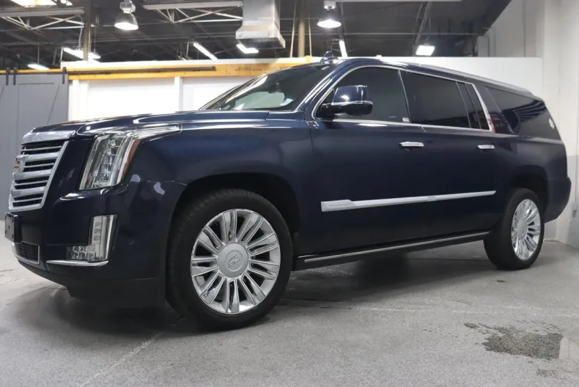 2019 Cadillac Escalade ESV Platinum photo 1
