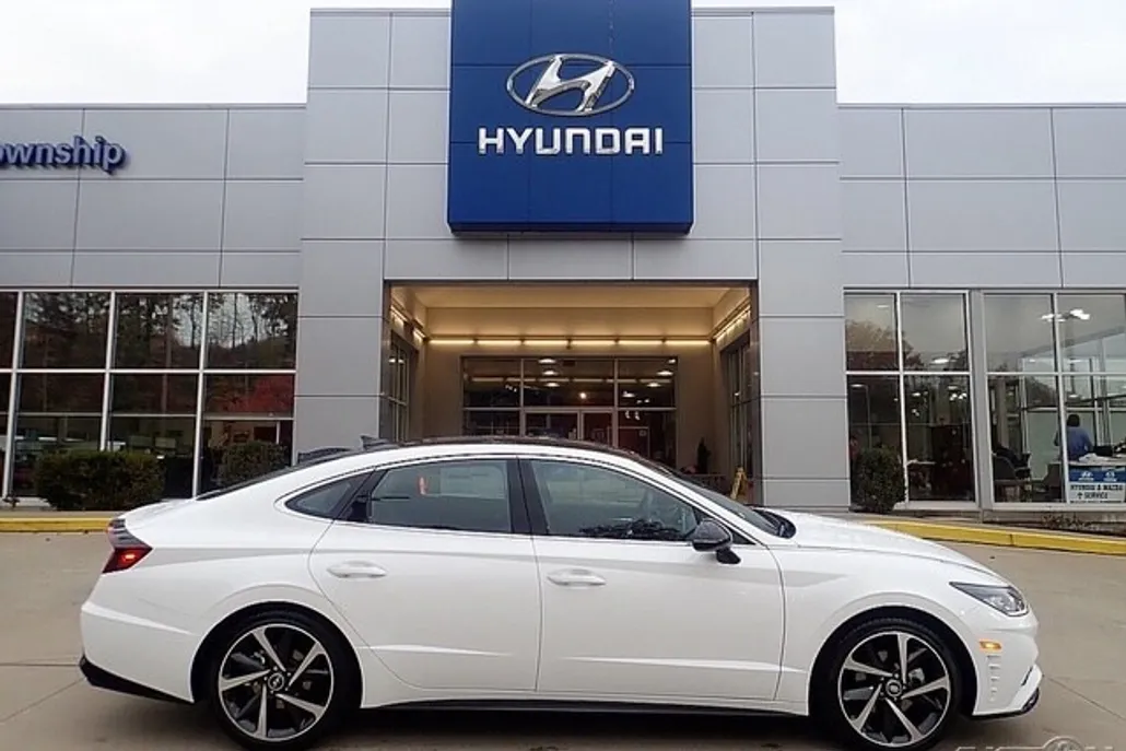 2023 Hyundai Sonata SEL Plus photo 1