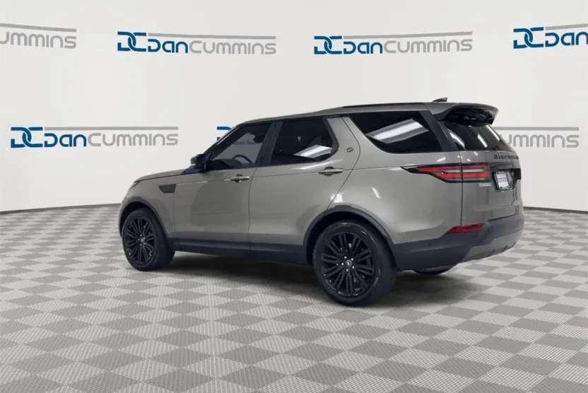 2017 Land Rover Discovery HSE Luxury photo 1