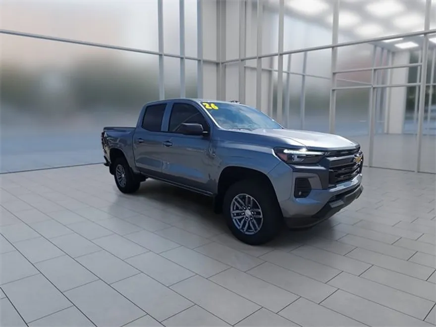2026 Chevrolet Colorado LT photo 1