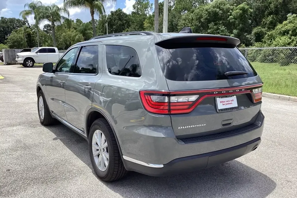 2023 Dodge Durango SXT photo 1