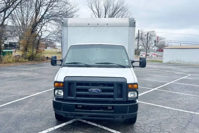 2017 Ford E-350 photo 1