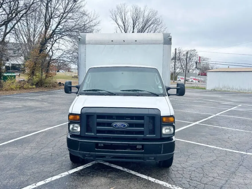 2017 Ford E-350 photo 1