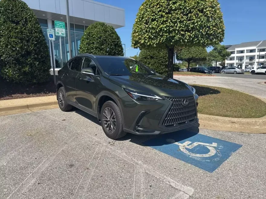 2022 Lexus NX 350h photo 1