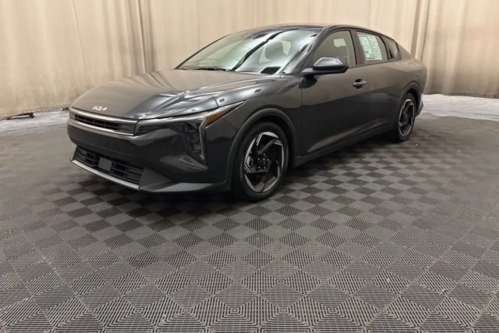 2025 Kia K4 EX photo 1