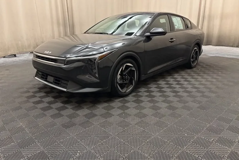 2025 Kia K4 EX photo 1