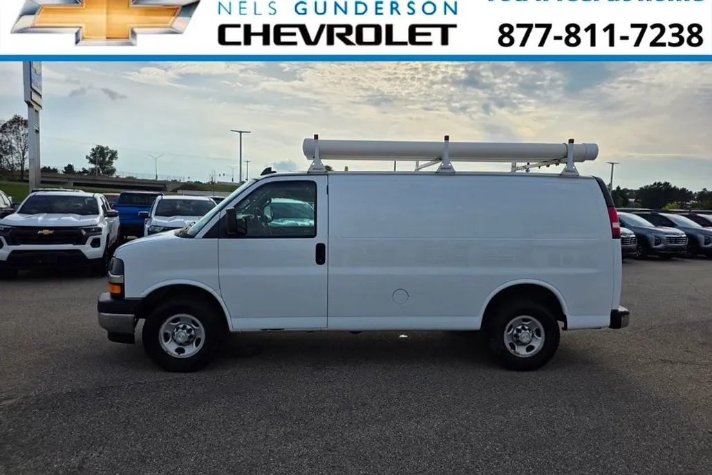 2018 Chevrolet Express Cargo 3500 Base Van photo 1