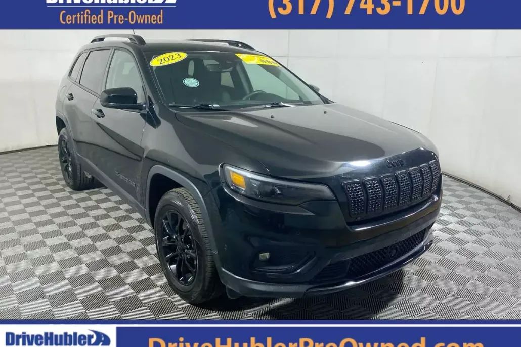 2023 Jeep Cherokee Altitude Lux photo 1