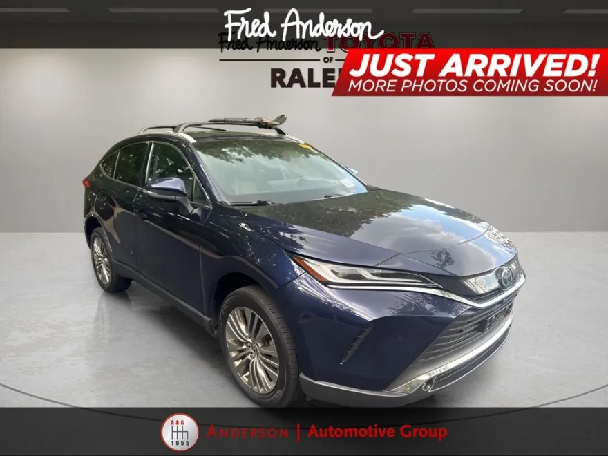 2023 Toyota Venza Limited photo 1