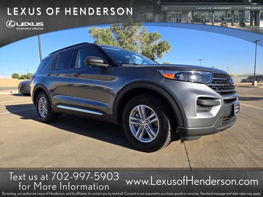 2023 Ford Explorer XLT photo 1