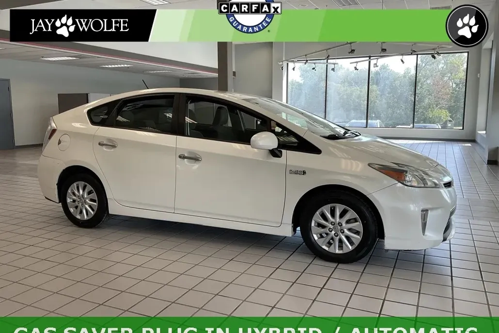 2014 Toyota Prius Plug-in Base photo 1