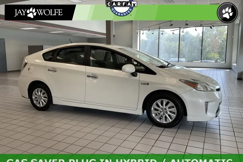 2014 Toyota Prius Plug-in Base photo 1
