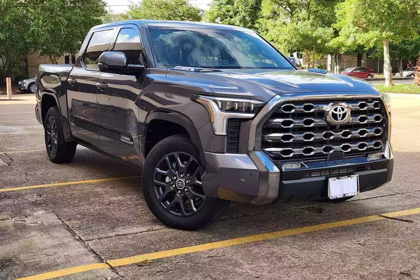 2022 Toyota Tundra Platinum photo 1