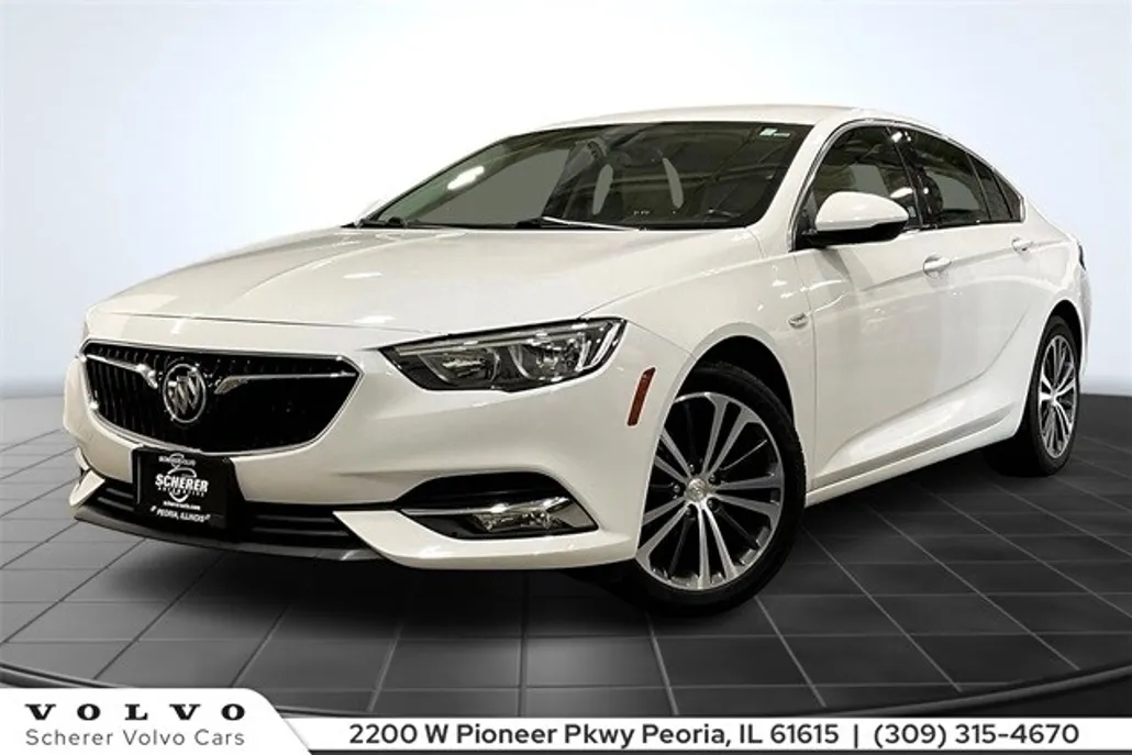 2018 Buick Regal Sportback Essence photo 1