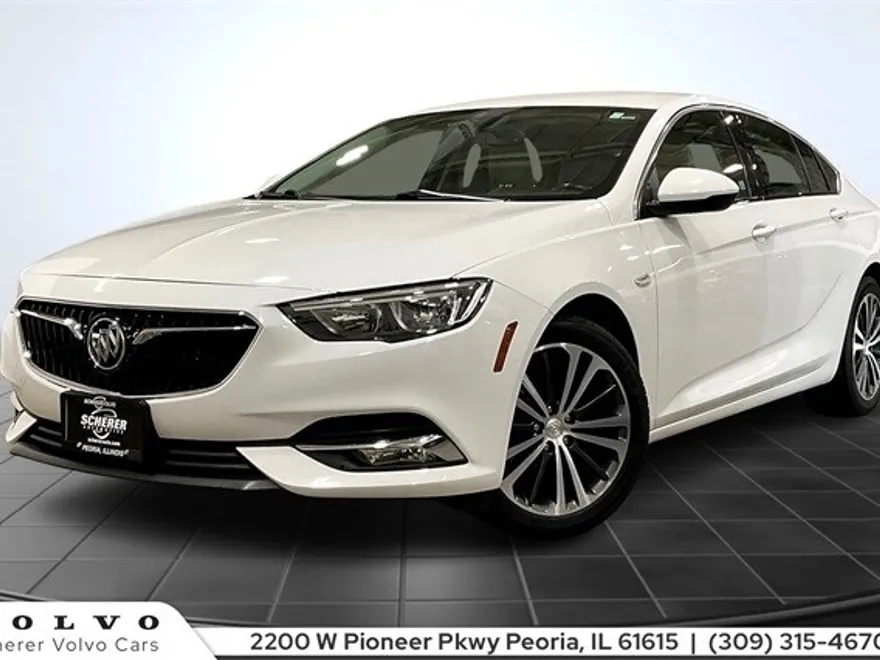 2018 Buick Regal Sportback Essence photo 1