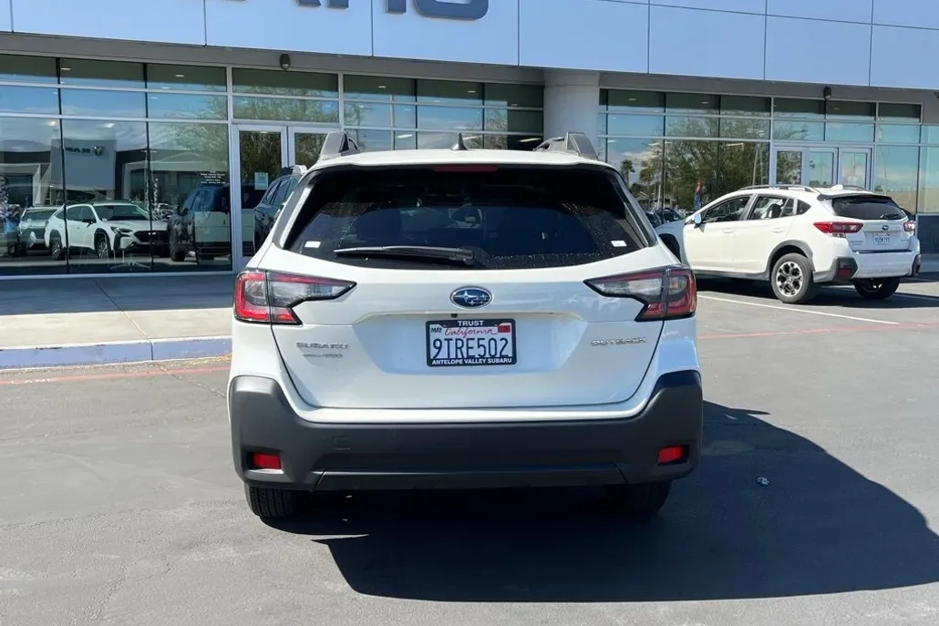 2025 Subaru Outback Premium photo 1