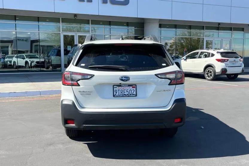 2025 Subaru Outback Premium photo 1